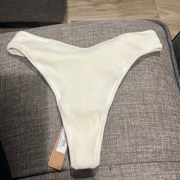 Skims Cotton Rib Thong - Picture 4 of 5